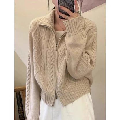 CLARA™ Everyday Zip