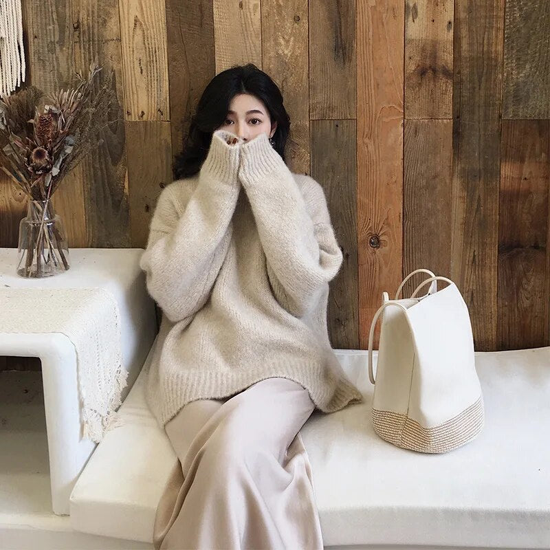 Women's Oversized Fluffy Knit Jumper with Crew Neck | Balloon Sleeves